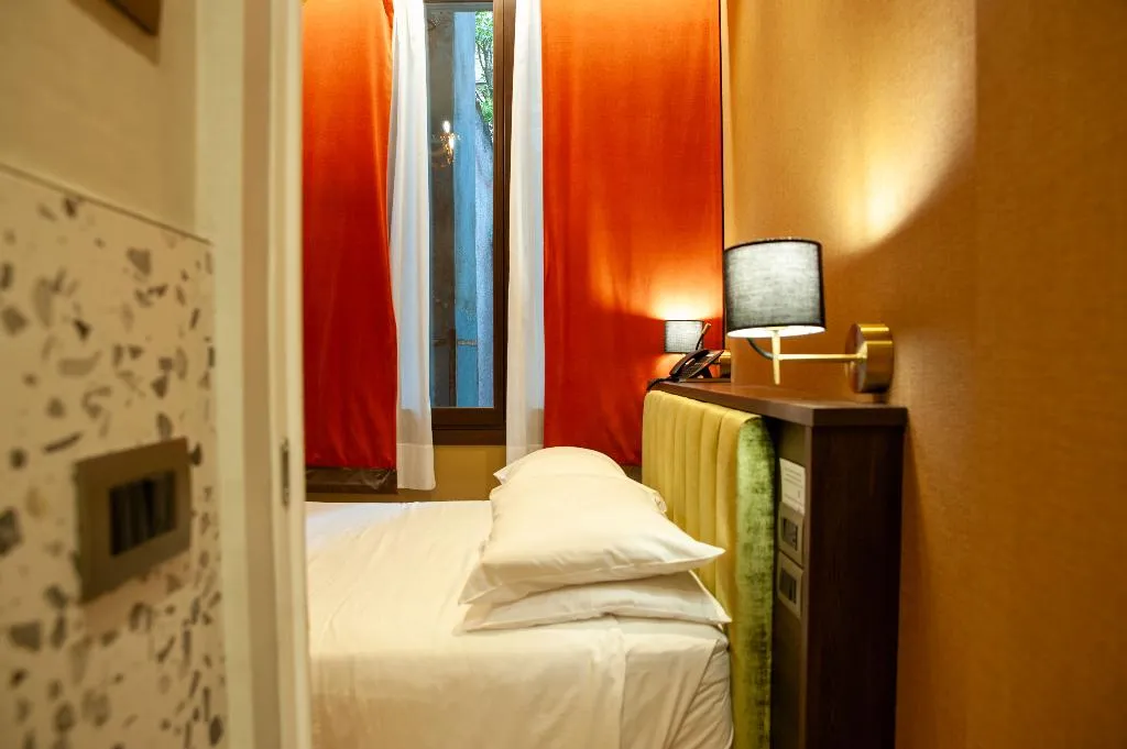 Double or Twin BASIC Room, Campiello Hotel, Venice