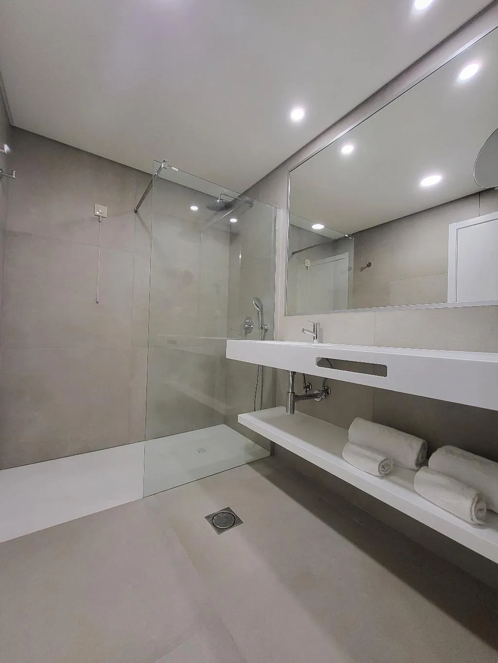 SINGLE SUPERIOR SEA VIEW Room, Royal Orchid, Madeira