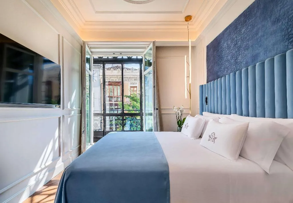 Room DELUXE CITY VIEW Room, Palacio Gran Via, A Royal Hideaway Hotel, Andalucia