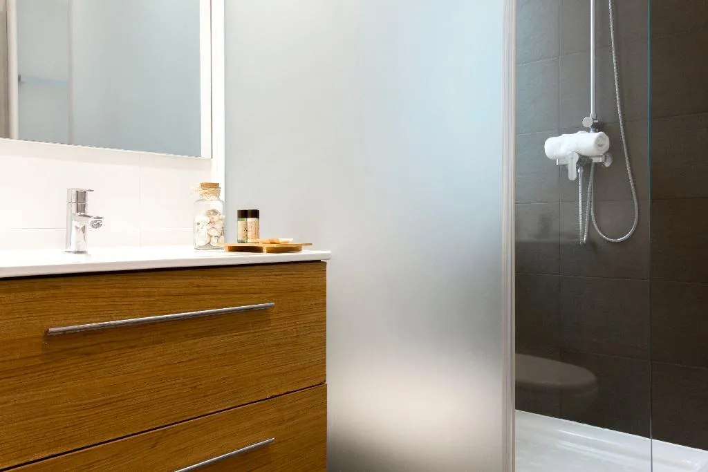 APARTMENT THREE BEDROOMS Room, Dailyflats Barcelona Center, Barcelona