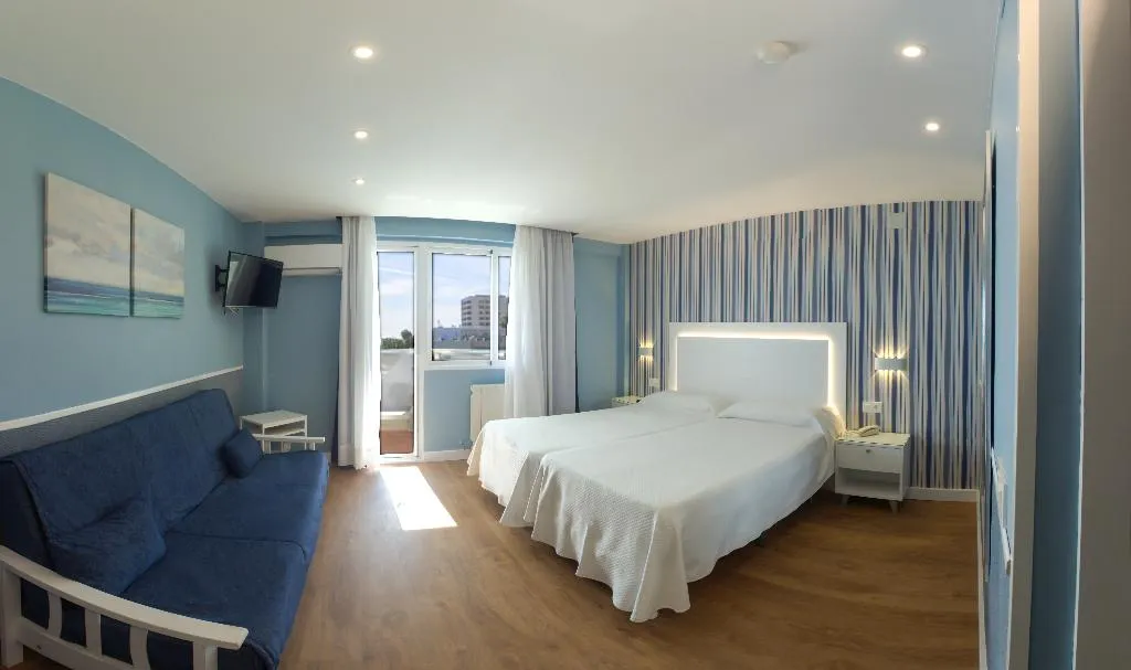 SINGLE POOL VIEW Room, La Barracuda, Costa Del Sol