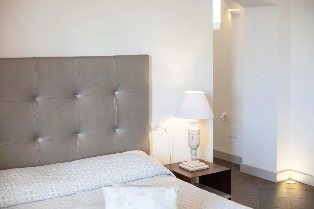 SUITE DELUXE Room, Maison Tresnuraghes, Cagliari