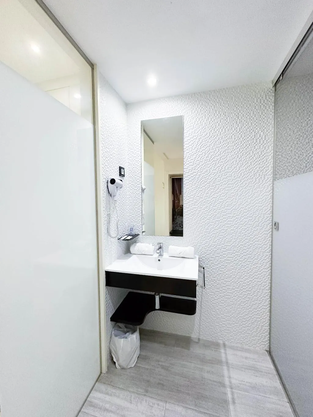 DOUBLE SINGLE USE KING SIZE BED Room, Avenida de España, Madrid