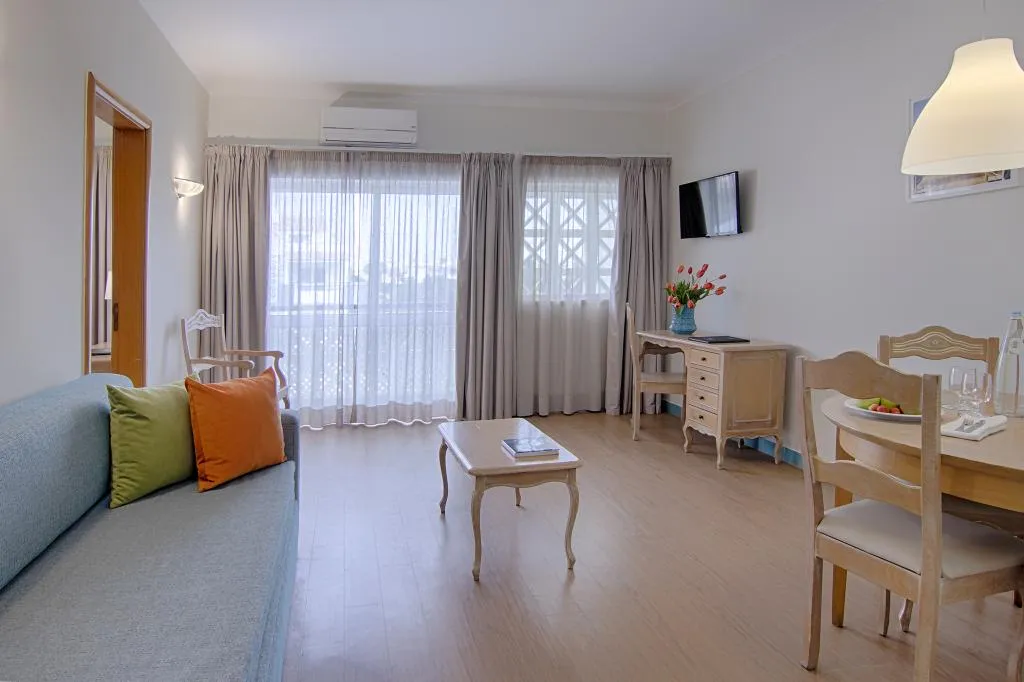 APARTMENT ONE BEDROOM Room, Luna Miramar Club, Algarve