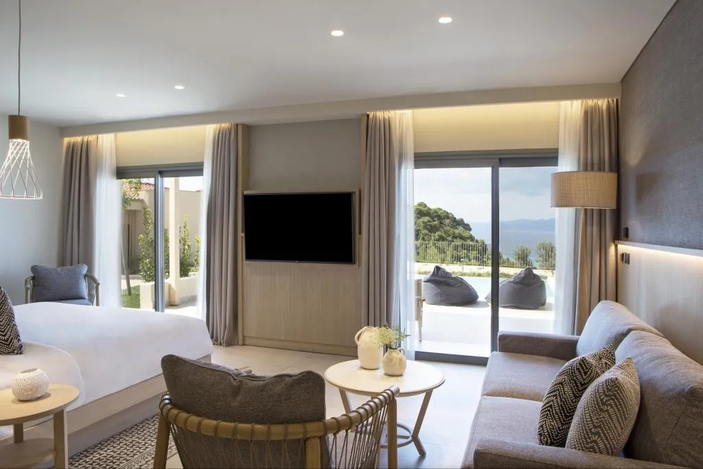 SUITE ONE BEDROOM Room, MERAVIA Leonardo Limited Edition, Halkidiki