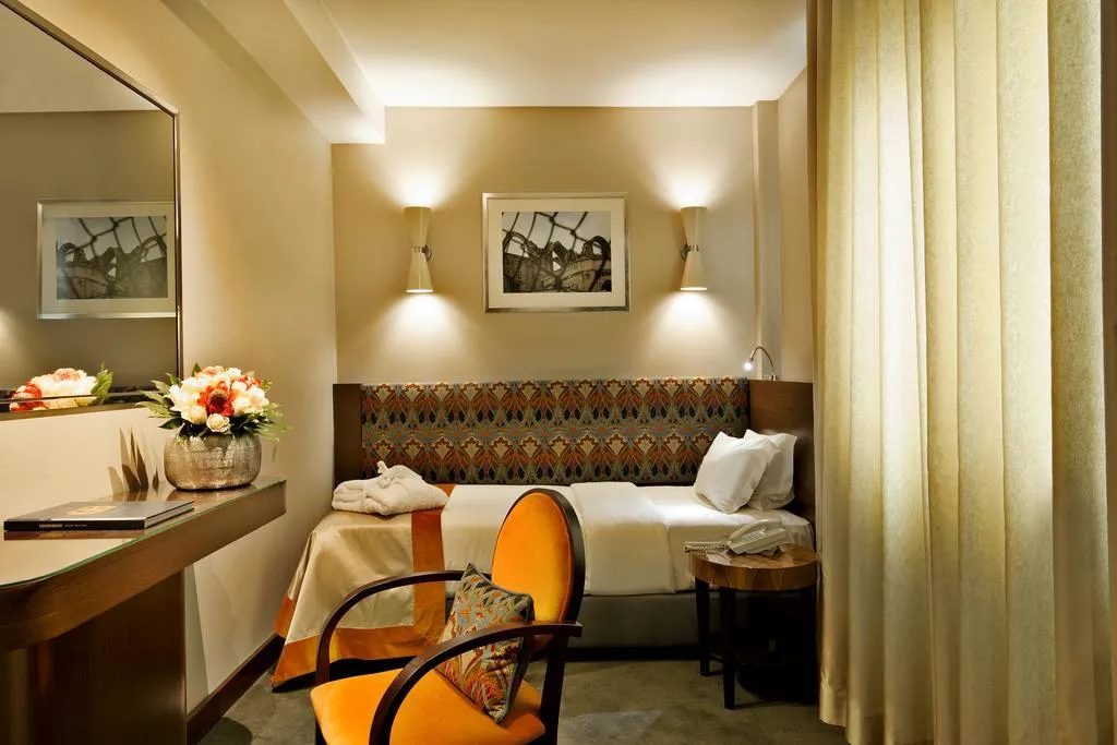 FAMILY ROOM STANDARD Room, Lisboa Carmo Hotel, Lisbon