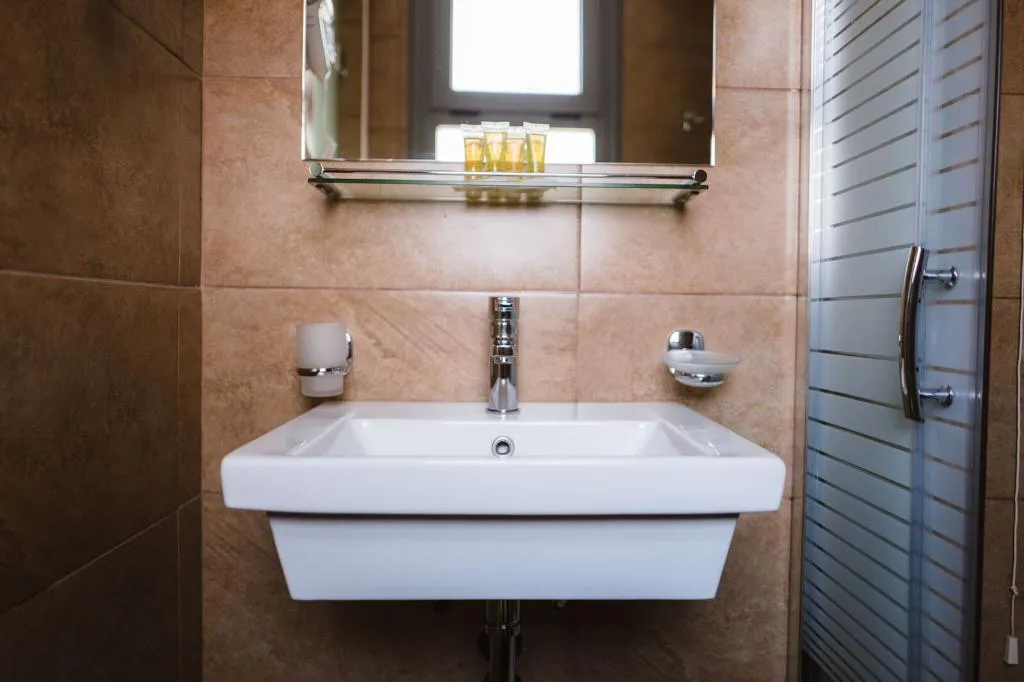 SINGLE STANDARD Room, Piraeus Port Hotel, Athens