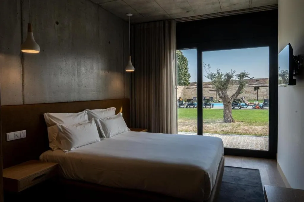 DOUBLE POOL VIEW KING BED Room, Borralha Hotel, Restaurante & Spa, Porto