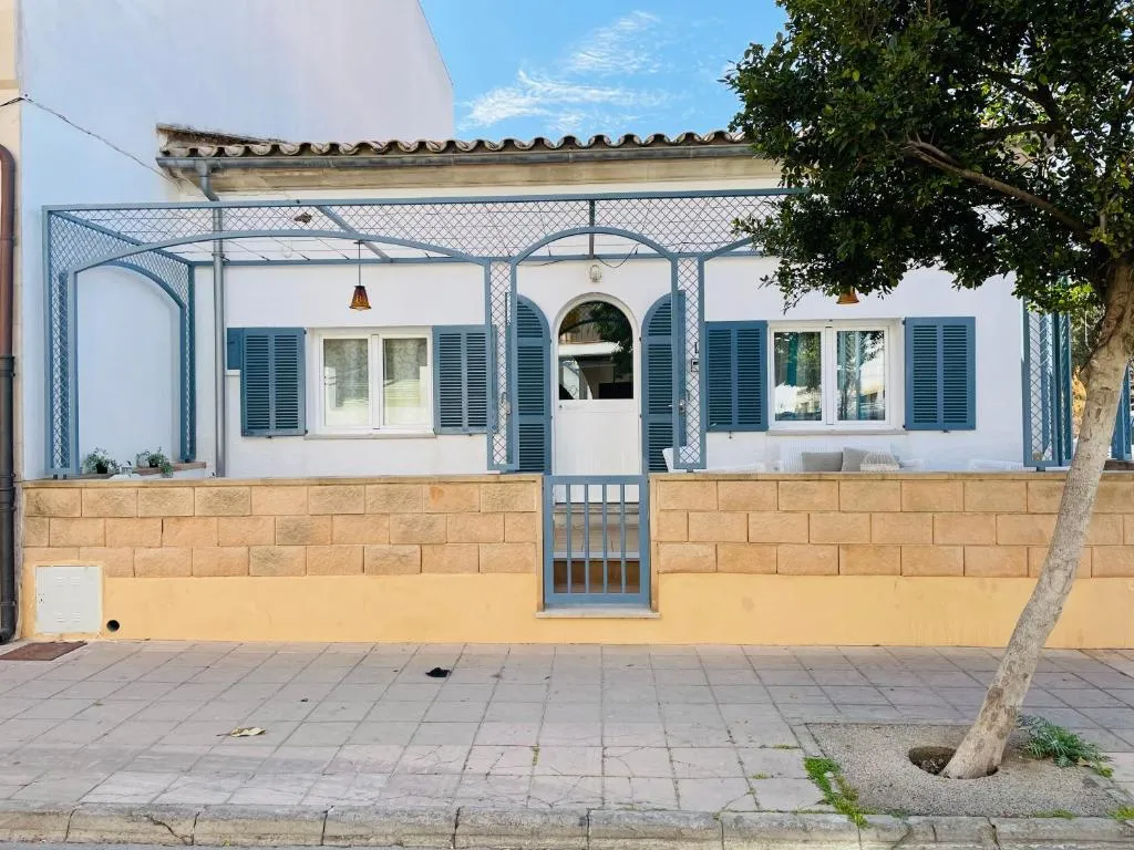 HOUSE TWO BEDROOMS WITH AIR CONDITIONING Room, Torre Playa, Majorca