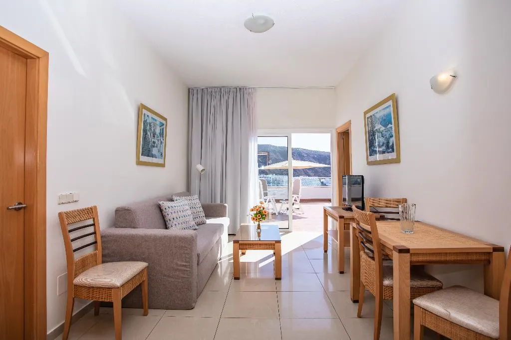 APARTMENT ONE BEDROOM WITH TERRACE Room, Servatur Terrazamar Sunsuite, Gran Canaria