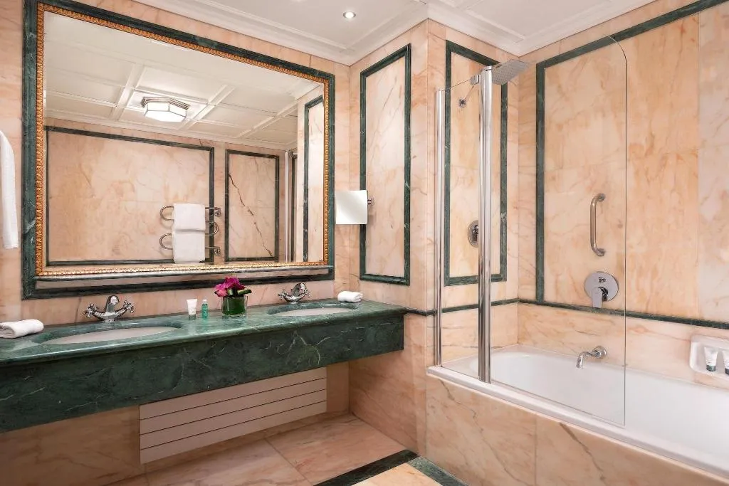Room, The Westin Palace Milan, Milan