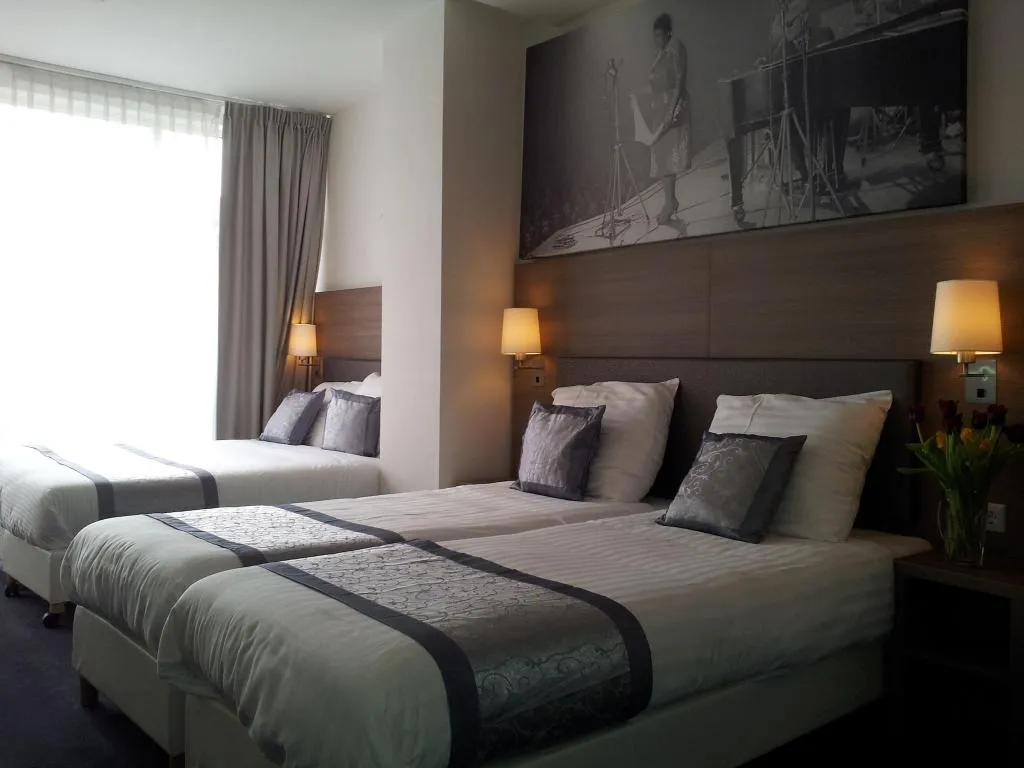 QUADRUPLE THREE BEDS Room, The Concert Hotel, Amsterdam