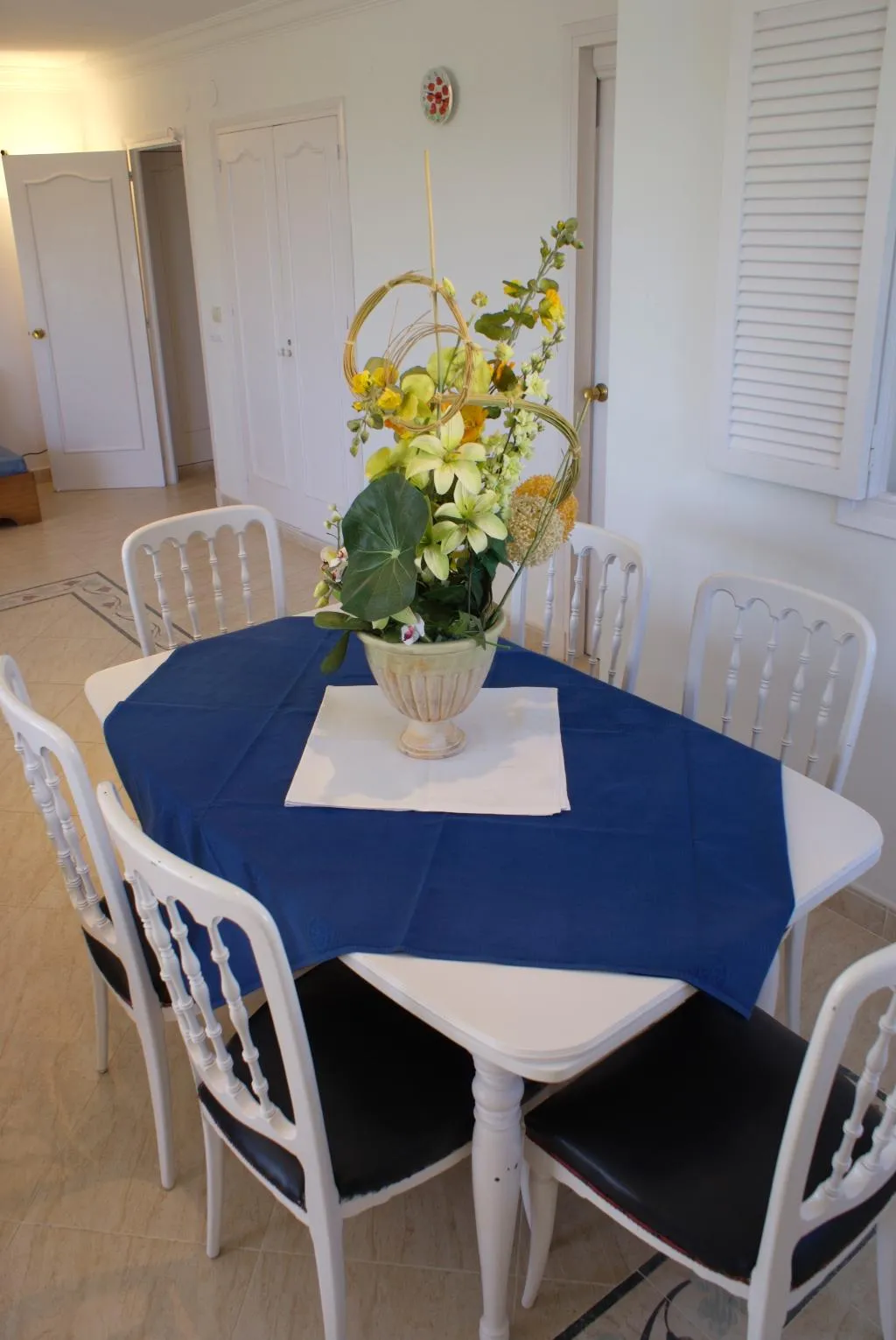 APARTMENT CAPACITY 8 THREE BEDROOMS Room, Hamilton Court, Menorca