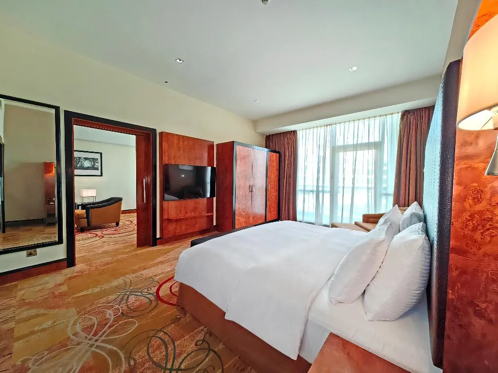 DOUBLE EXECUTIVE Room, Millennium Airport Hotel Dubai, Dubai