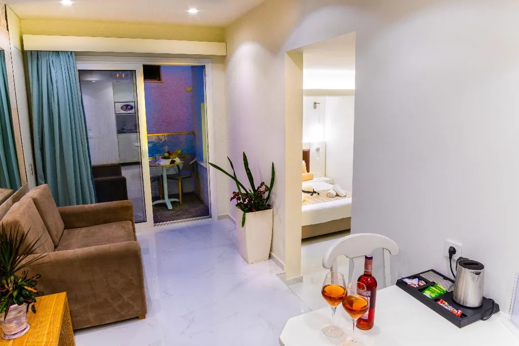 APARTMENT CAPACITY 3 Room, Camelot Royal Beds by Estia, Crete
