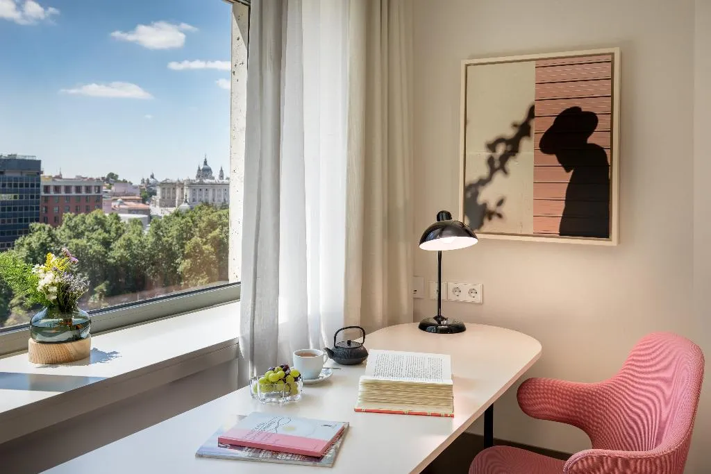 Double or Twin DELUXE CITY VIEW Room, Barceló Torre de Madrid, Madrid