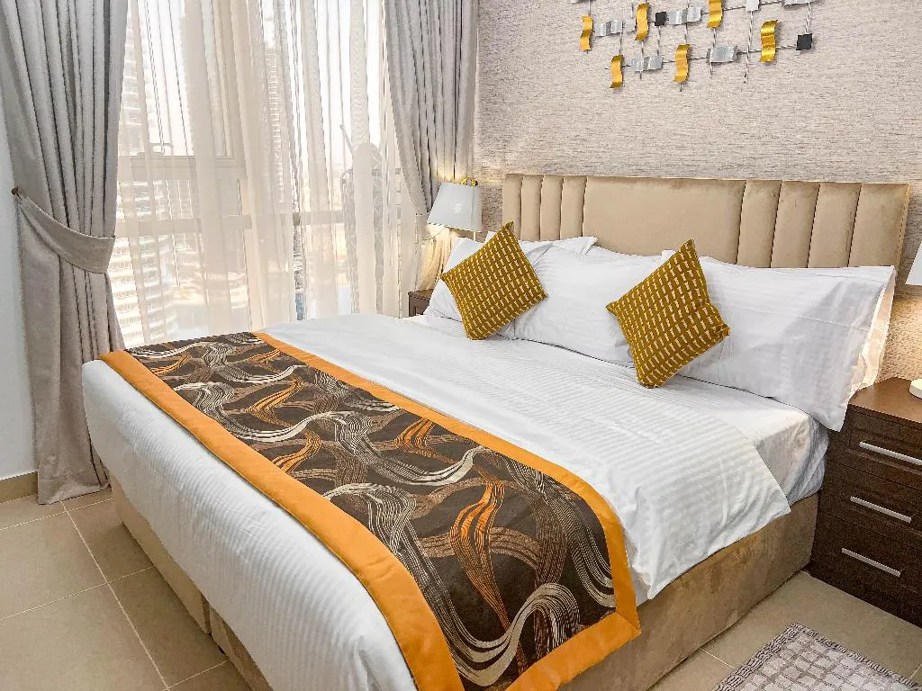 STUDIO ONE BEDROOM ONE BATHROOM Room, Goldcrest Executive, Dubai