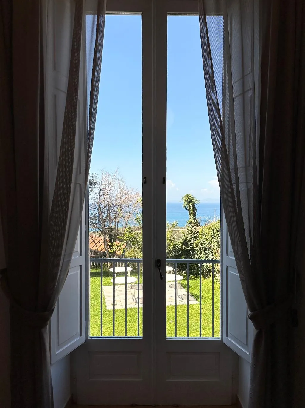 QUADRUPLE SEA VIEW Room, Villa Puolo - With Private Sea Access, Naples
