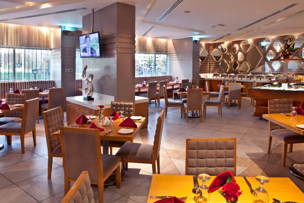 Restaurant, Landmark Grand Hotel, Dubai