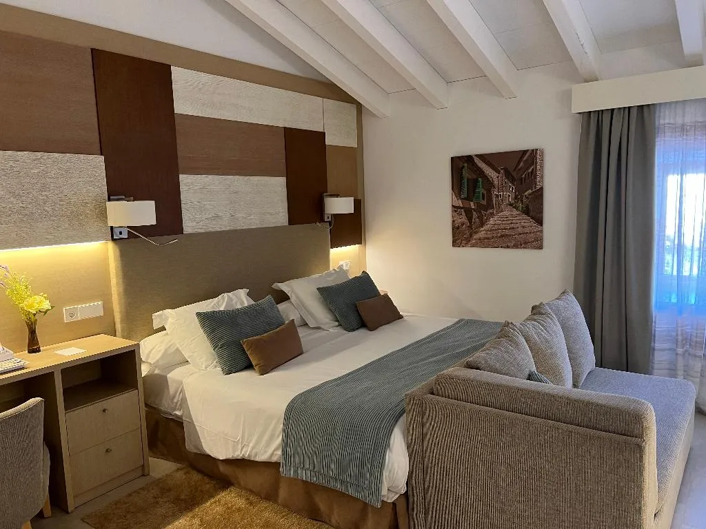 JUNIOR SUITE STANDARD Room, Soller Plaza, Majorca