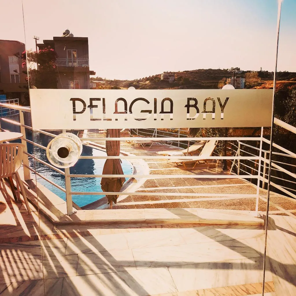 Bar, Pelagia Bay, Crete