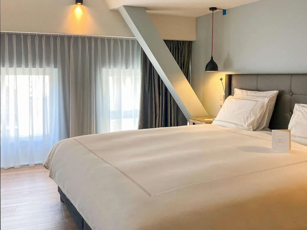 DOUBLE KING SIZE BED Room, Swissotel Amsterdam, Amsterdam