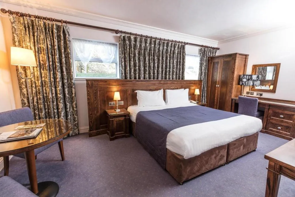 Room, The Lansdowne Hotel, Dublin