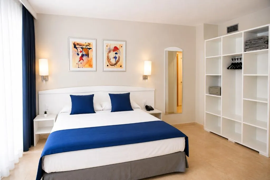 APARTMENT SEA VIEW TWO BEDROOMS Room, SunClub Salou, Costa Dorada
