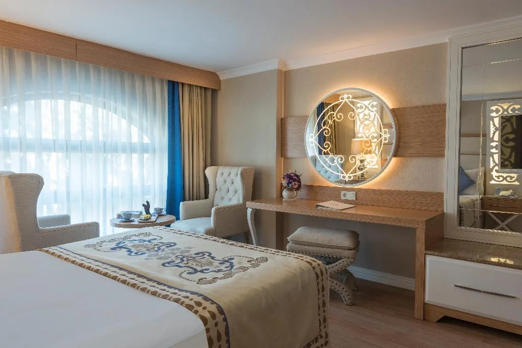FAMILY ROOM LAND VIEW Room, Quattro Beach Spa & Resort Hotel, Antalya