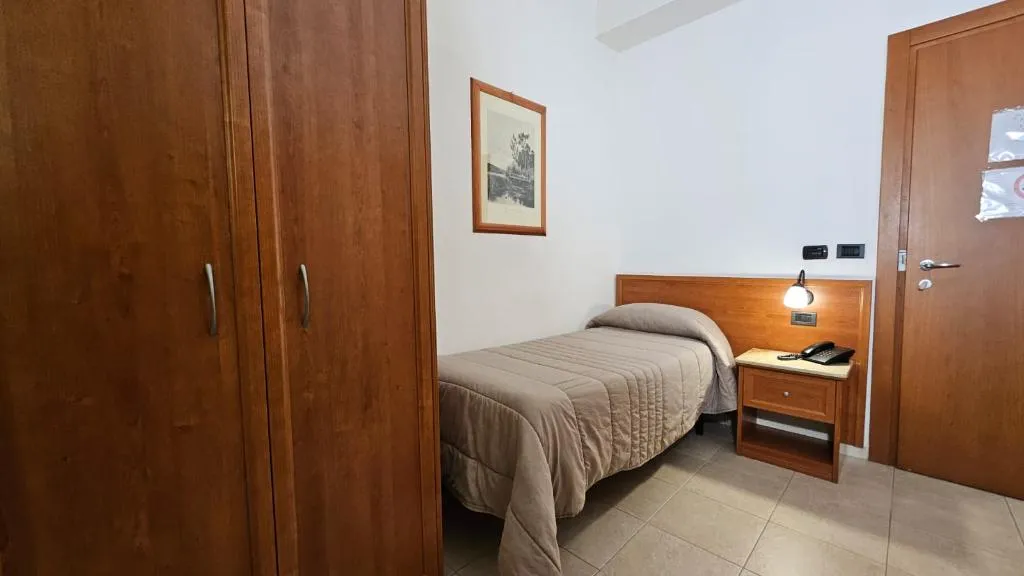 SINGLE BASIC Room, GH Hotel & Restaurant, Palermo