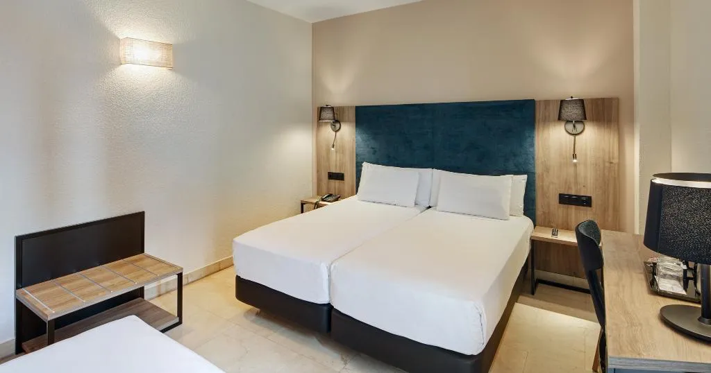TRIPLE CLASSIC Room, Sercotel Alfonso VI, Madrid