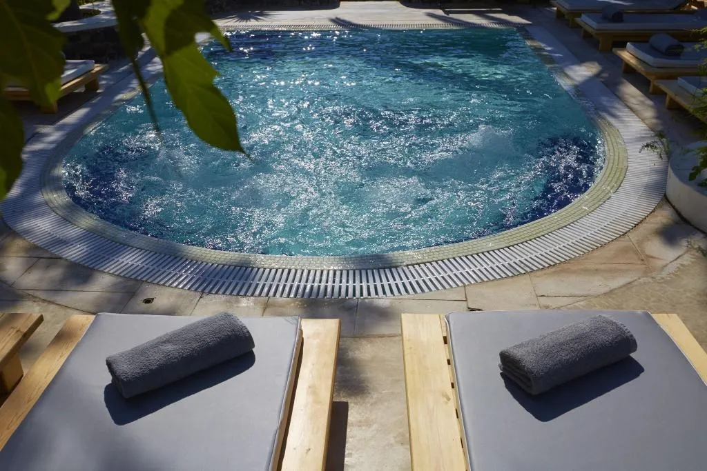 Pool, Hermes, Santorini