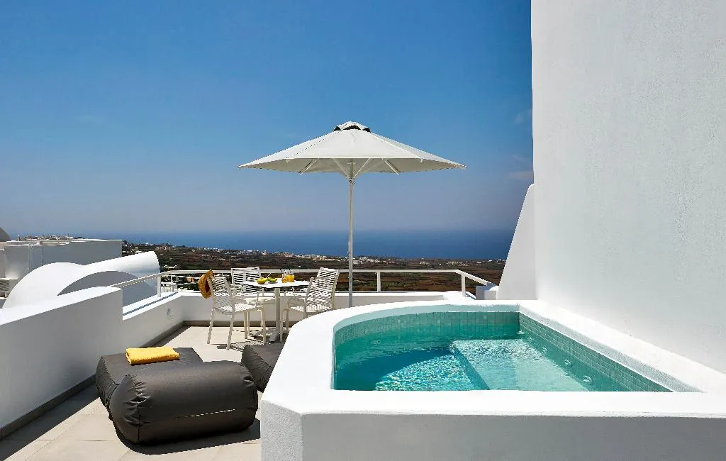 SUITE WITH JACUZZI Room, Aperanto Suites, Santorini