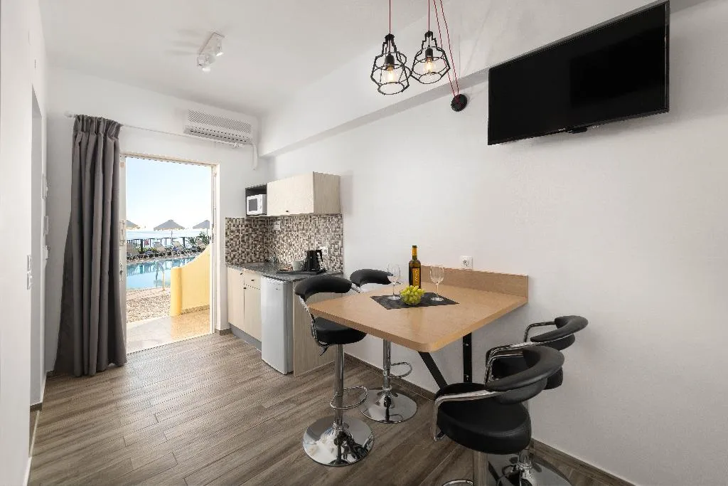 STUDIO CAPACITY 3 Room, Pefkos View Suites & Maisonette, Rhodes