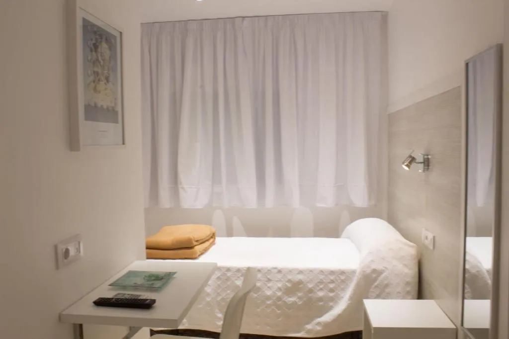 Room, Hostal Nova, Barcelona