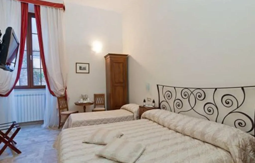 TRIPLE TWO BEDS Room, Hotel Le Clarisse Al Pantheon, Rome