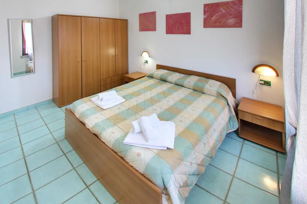APARTMENT CAPACITY 4 Room, Residence Oasi Anfiteatro, Olbia