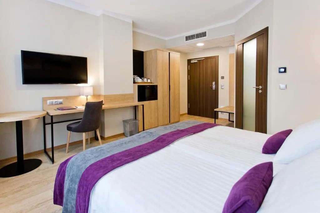 Double or Twin STANDARD Room, Conrad Comfort Hotel, Krakow