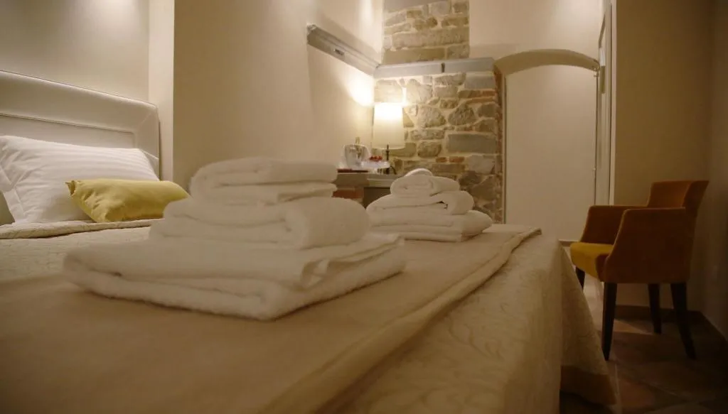 Double or Twin WITH DOUBLE BED Room, Hotel Renaissance, Florence