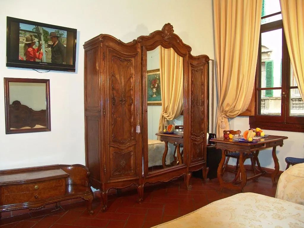 Room, Soggiorno  Panerai, Florence