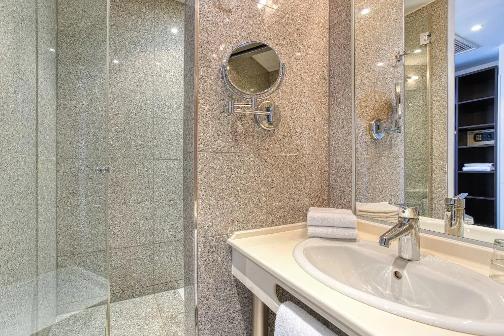 DOUBLE STANDARD Room, Titanic Comfort Kurfuerstendamm, Berlin