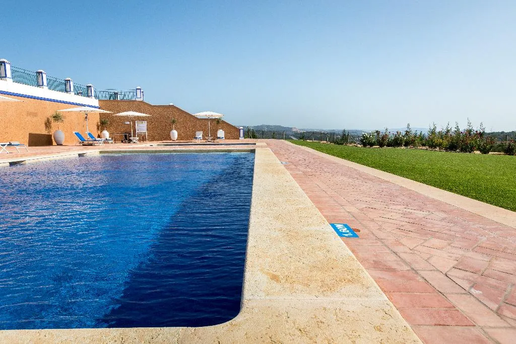 VILLA SEVEN BEDROOMS WITH PRIVATE POOL Room, Shantivillas, Algarve