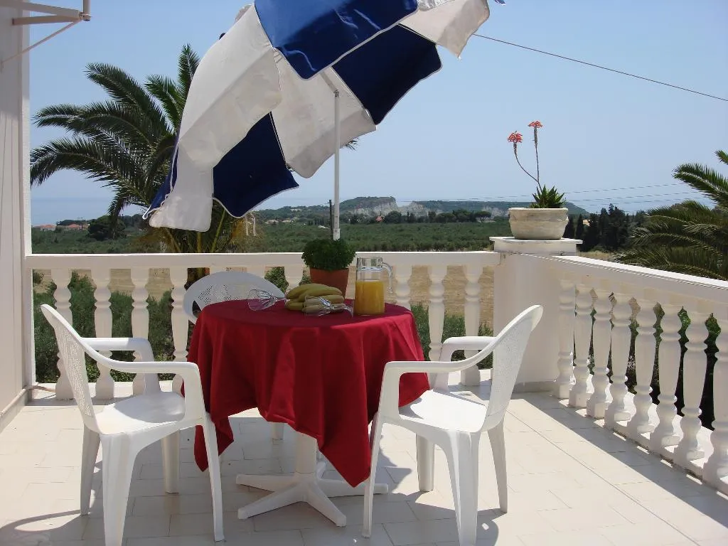 FAMILY ROOM STANDARD Room, Villa Kapnisi, Zante