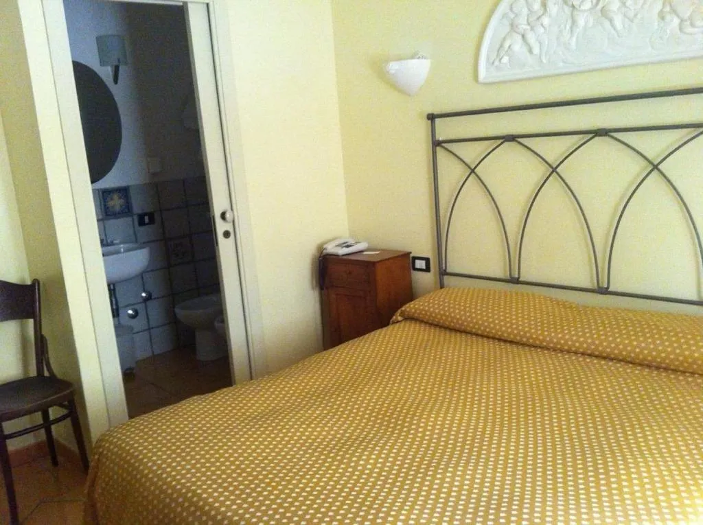 Room, Albergo Antica Foresteria Catalana, Catania