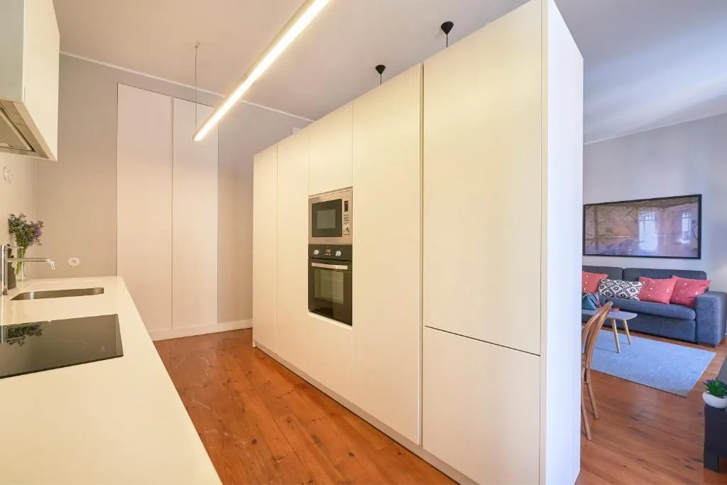 APARTMENT SUPERIOR THREE BEDROOMS Room, Lisbon Five Stars Apartments Combro 7, Lisbon