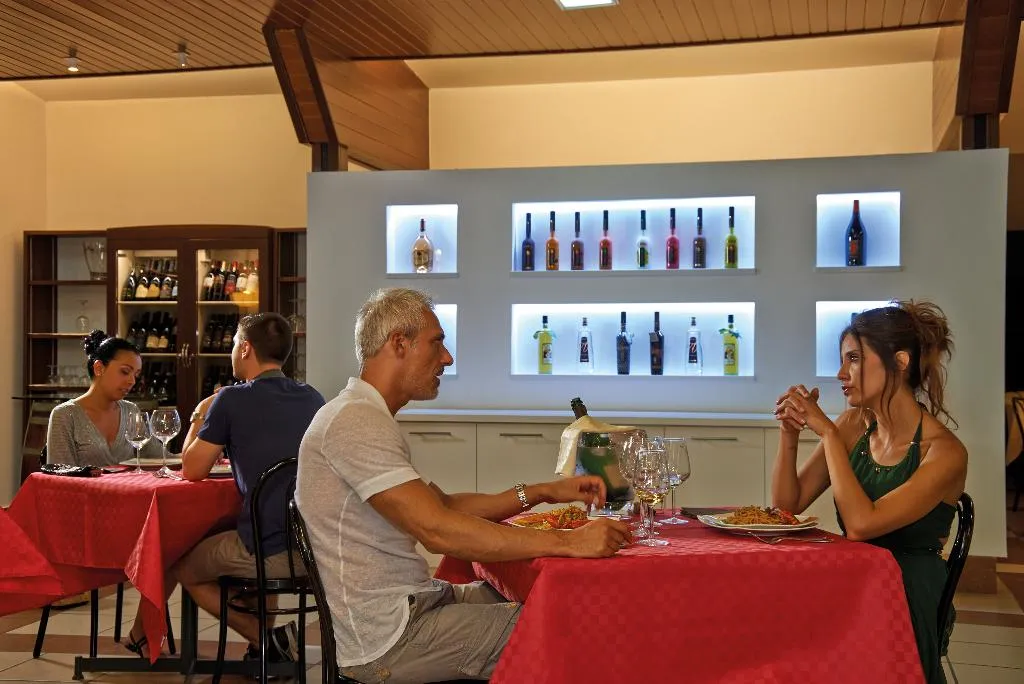 Restaurant, Baia Domizia Camping Village, Naples