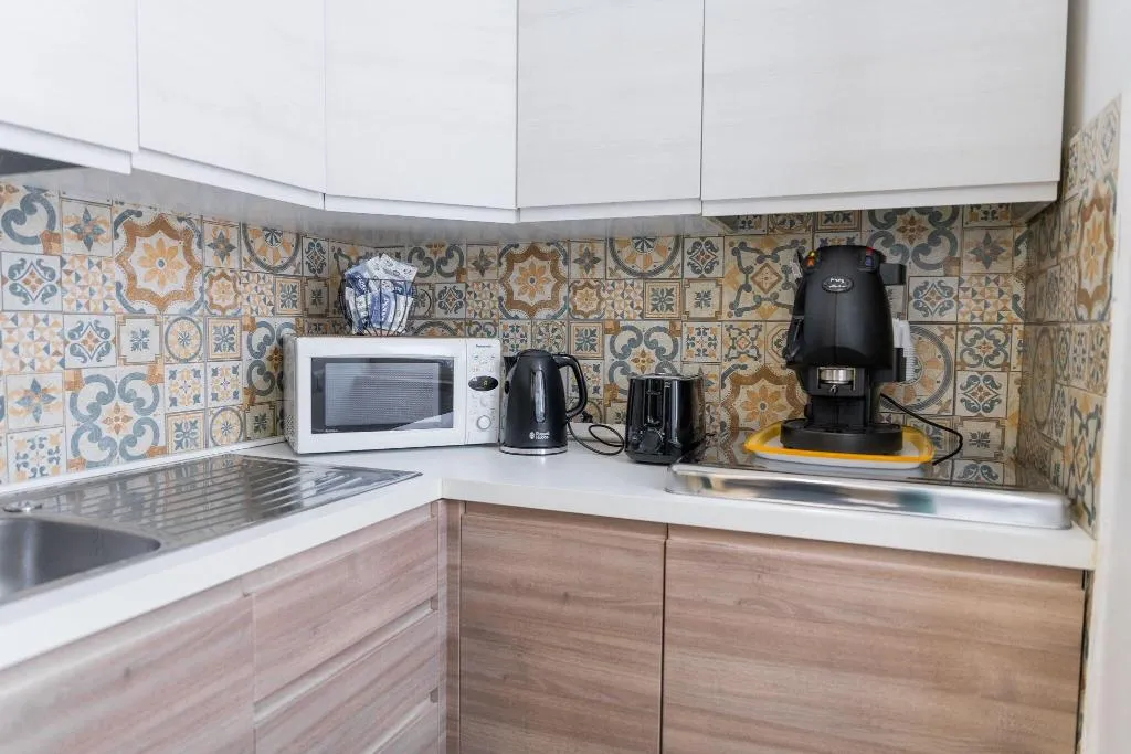 Room, B B Alla Ferrovia, Naples
