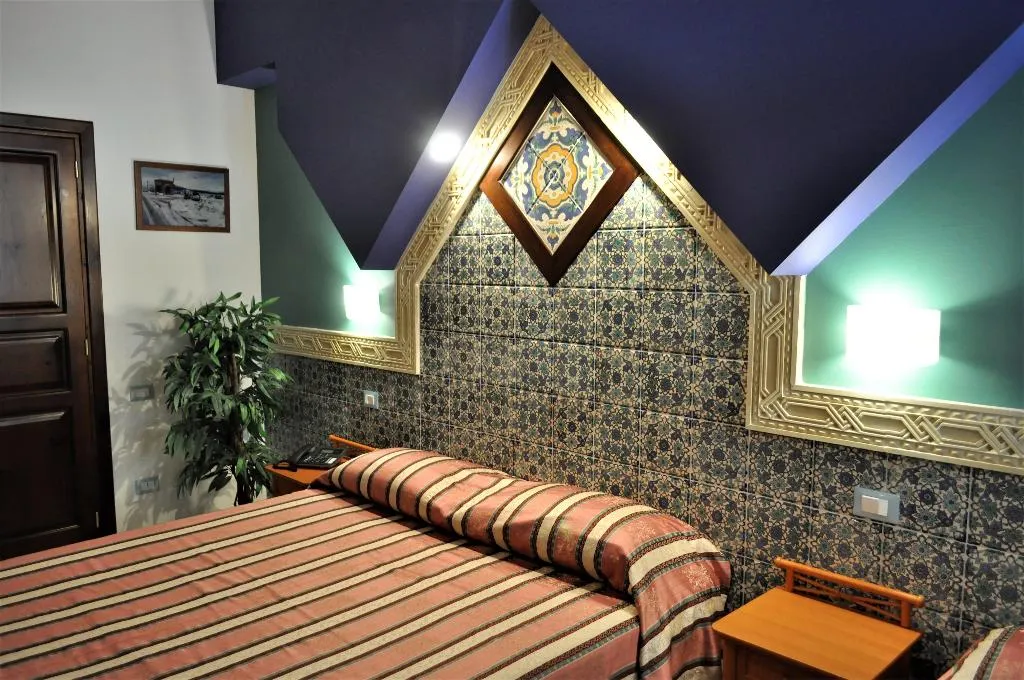 TRIPLE STANDARD Room, Al-Taïr, Palermo