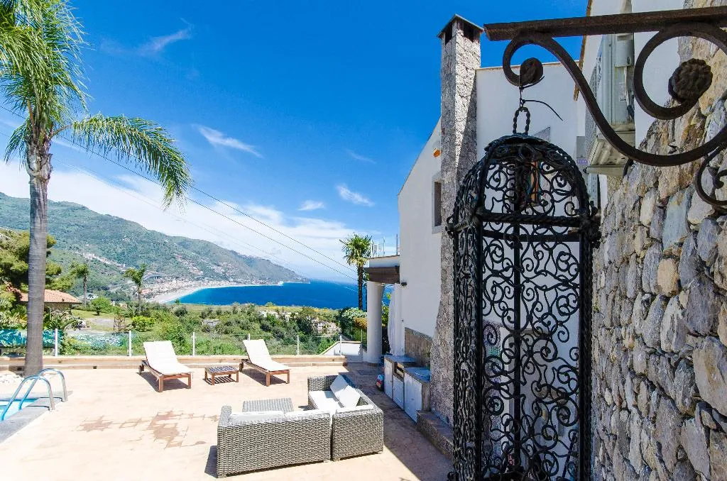 APARTMENT WITH TERRACE Room, Villa Zagara Garden, Taormina