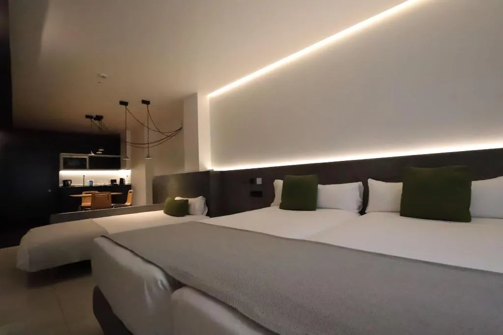 JUNIOR SUITE QUEEN SIZE BED Room, Myr Plaza Mercado & Spa, Valencia
